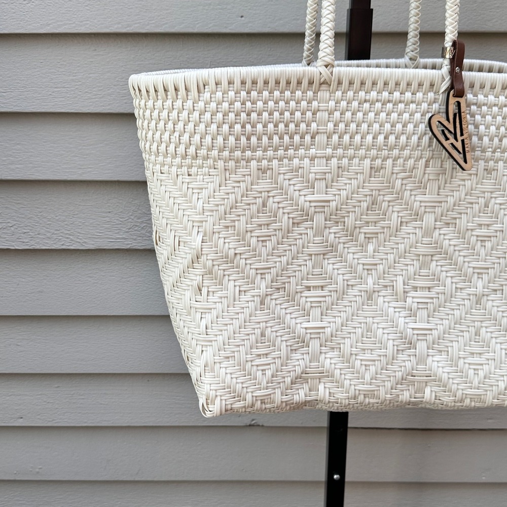 Maria Victoria Handwoven Tote Seashell White Woven Basket Beach Bag Large - Picture 8 of 13
